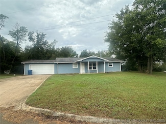 400 Cherokee Ave, Hartshorne, OK 74547