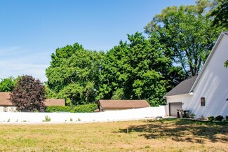 1011 Stanfield St, South Bend, IN 46617