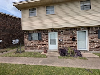 404 10th St, Nederland, TX 77627