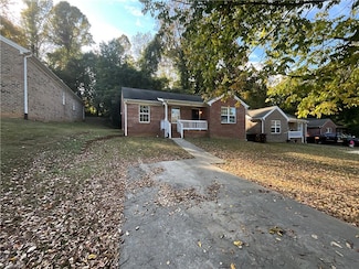 1019 N Manor Dr, High Point, NC 27260