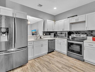 5529 NW 90th Ave, Sunrise, FL 33351