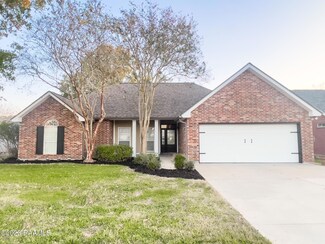 303 Sugar Trace Dr, Broussard, LA 70518