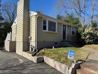 70 Clay Pond Rd, Buzzards Bay, MA 02532