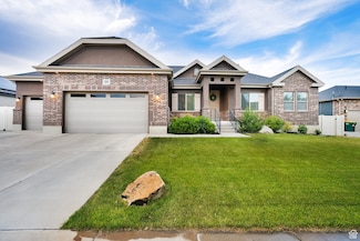 1494 W Iron Gray Dr, Bluffdale, UT 84065
