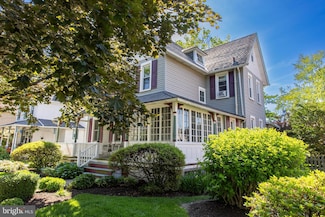 922 8th Ave, Prospect Park, PA 19076