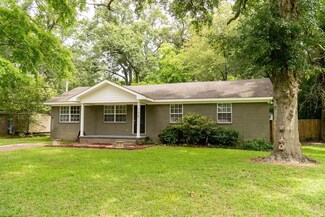 108 Saint Johns Dr, Dothan, AL 36301