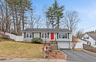 63 Robinhood Rd, Nashua, NH 03062