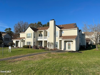 622 Apex Ln, Troy, NY 12182