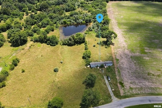 22741 Galatia Post Rd, Pittsburg, IL 62974