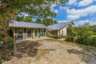 229 Merrywood Ln, San Marcos, TX 78666