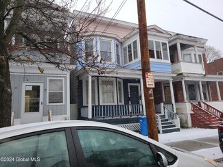 31 Bertha St, Albany, NY 12209
