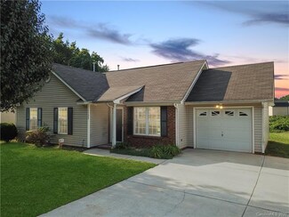 1722 Clooney Ln, Charlotte, NC 28262