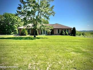12566 Country View Dr, Tebbetts, MO 65080