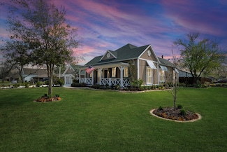 301 E Division St, Pilot Point, TX 76258