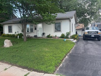 9735 S 55th Ave, Oak Lawn, IL 60453