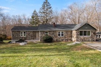18 Lakeview Rd, Carmel, NY 10512