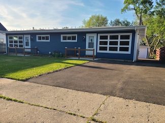 1212 Indian Ave, Aurora, IL 60505