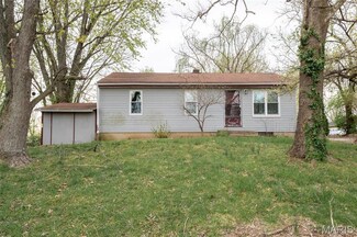 2808 Mulberry Ln, Saint Charles, MO 63303