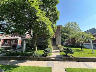 157-18 26th Ave, Flushing, NY 11354