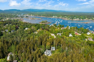 24 Lopaus Point Rd, Tremont, ME 04612