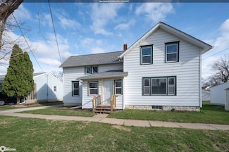 505 W 12th St, Vinton, IA 52349