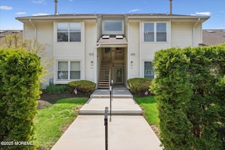 126 Sunnymede St, Englishtown, NJ 07726
