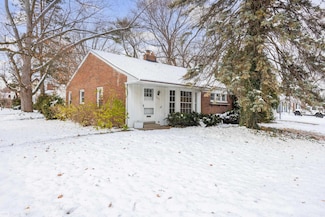 2403 Crooks Rd, Royal Oak, MI 48073