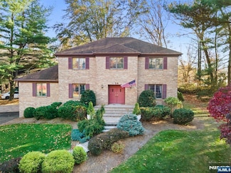 34 Franklin St, Ramsey, NJ 07446