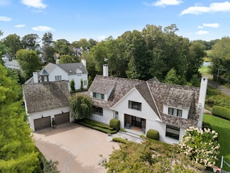 8 Gaylea Dr, Branford, CT 06405