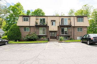 17 Silvestri Cir Unit 4, Derry, NH 03038