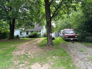 45 Halfway House Rd, Washington, NJ 07882