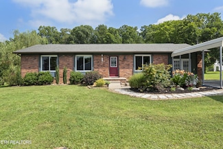 102 Edmonds Dr, Oliver Springs, TN 37840