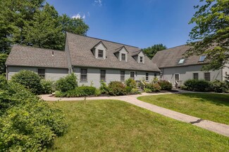 103 Glengarry Dr, Stratham, NH 03885