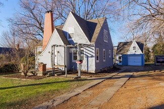 11312 E 20th St S, Independence, MO 64052