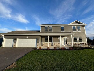 911 Colt Dr, Belleville, WI 53508