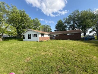 1382 W Stacey Rd, Richview, IL 62877