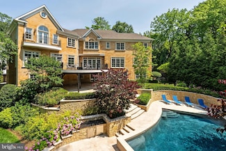 3801 52nd St NW, Washington, DC 20016