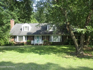 547 S 4th St, MacClesfield, NC 27852