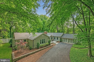 1110 Kelso Rd, Great Falls, VA 22066