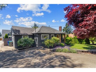 9584 SE Tenino Ct, Portland, OR 97266