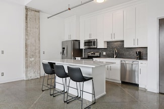 350 Saint Peter St Unit 908, Saint Paul, MN 55102