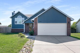 1935 W Country Lakes St, Haysville, KS 67060