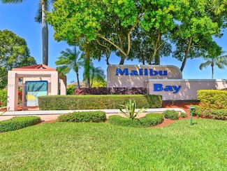 812 NW 208th Cir, Pembroke Pines, FL 33029