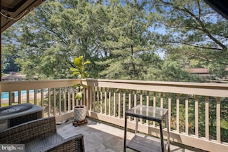 8505 Barrington Ct Unit Q, Springfield, VA 22152