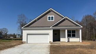 380 Willows Crescent Dr, Moncks Corner, SC 29461