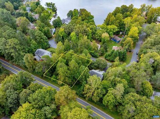 927 Jefferson Dr, Lake Monticello, VA 22963