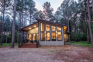 18 Western Fir Ln, Broken Bow, OK 74728