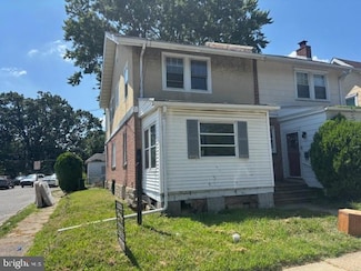 216 Woodlawn Ave, Darby, PA 19023