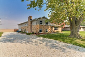 107 W Douglas St, Carlock, IL 61725