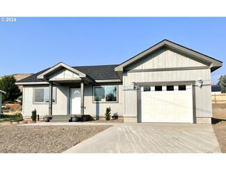 105 Foothill Dr, Baker City, OR 97814